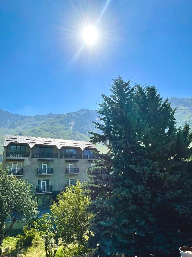 Planet Kazbegi Hotel Ngoại thất bức ảnh