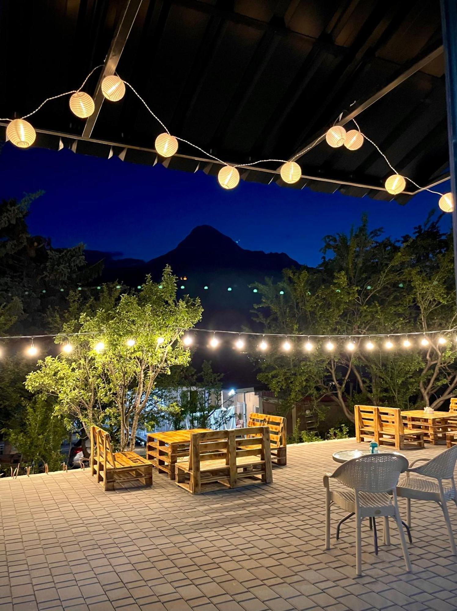 Planet Kazbegi Hotel Ngoại thất bức ảnh