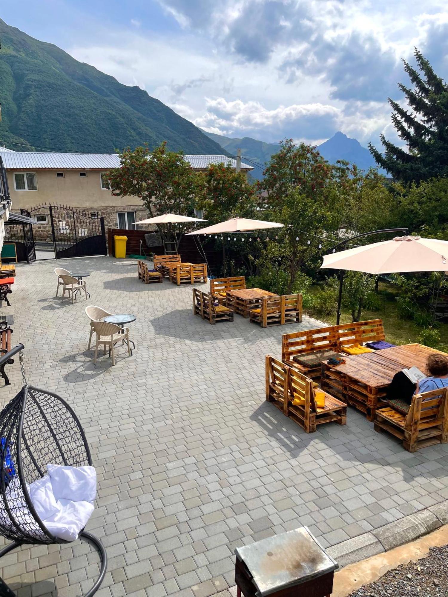 Planet Kazbegi Hotel Ngoại thất bức ảnh