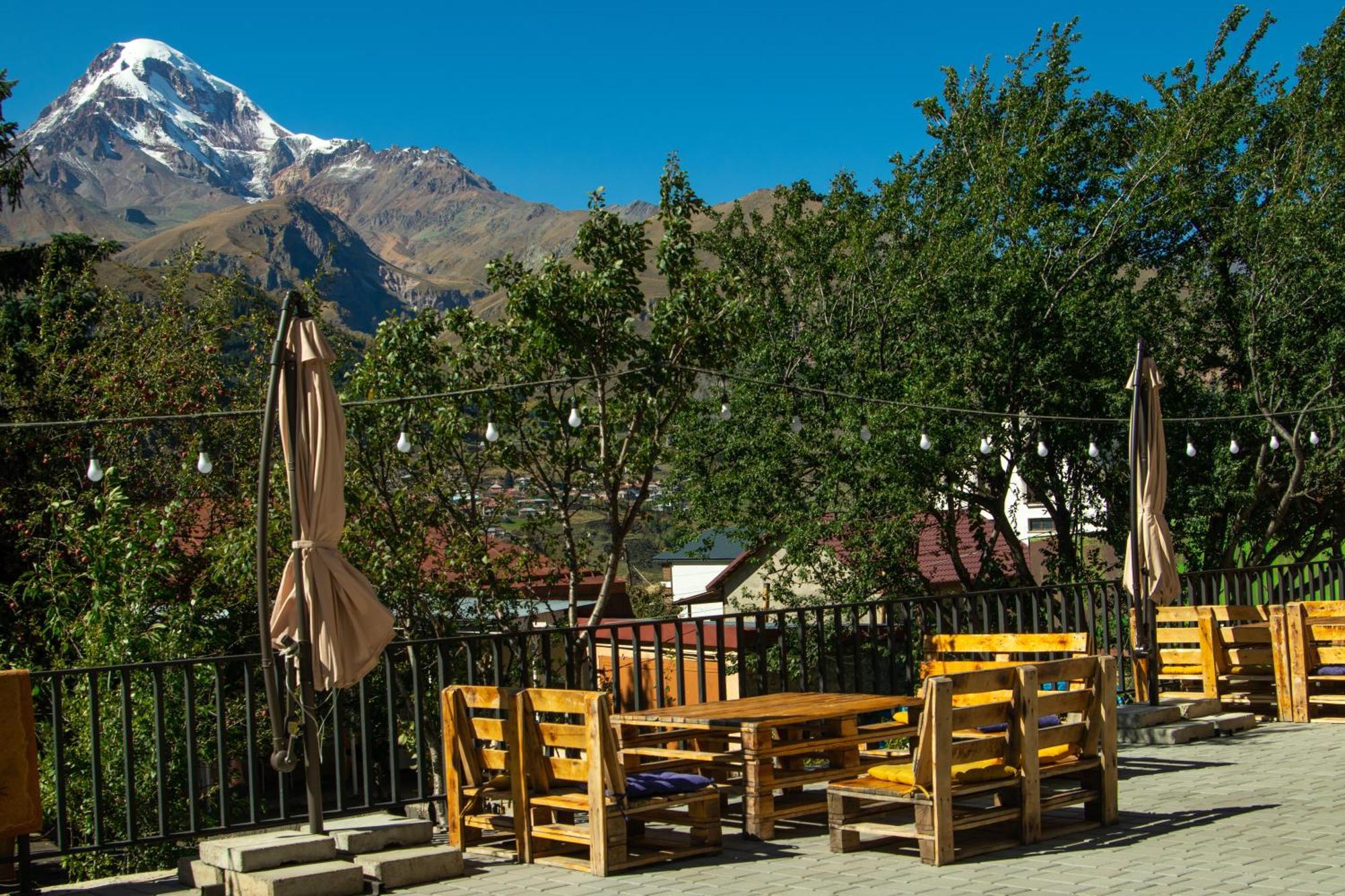 Planet Kazbegi Hotel Ngoại thất bức ảnh