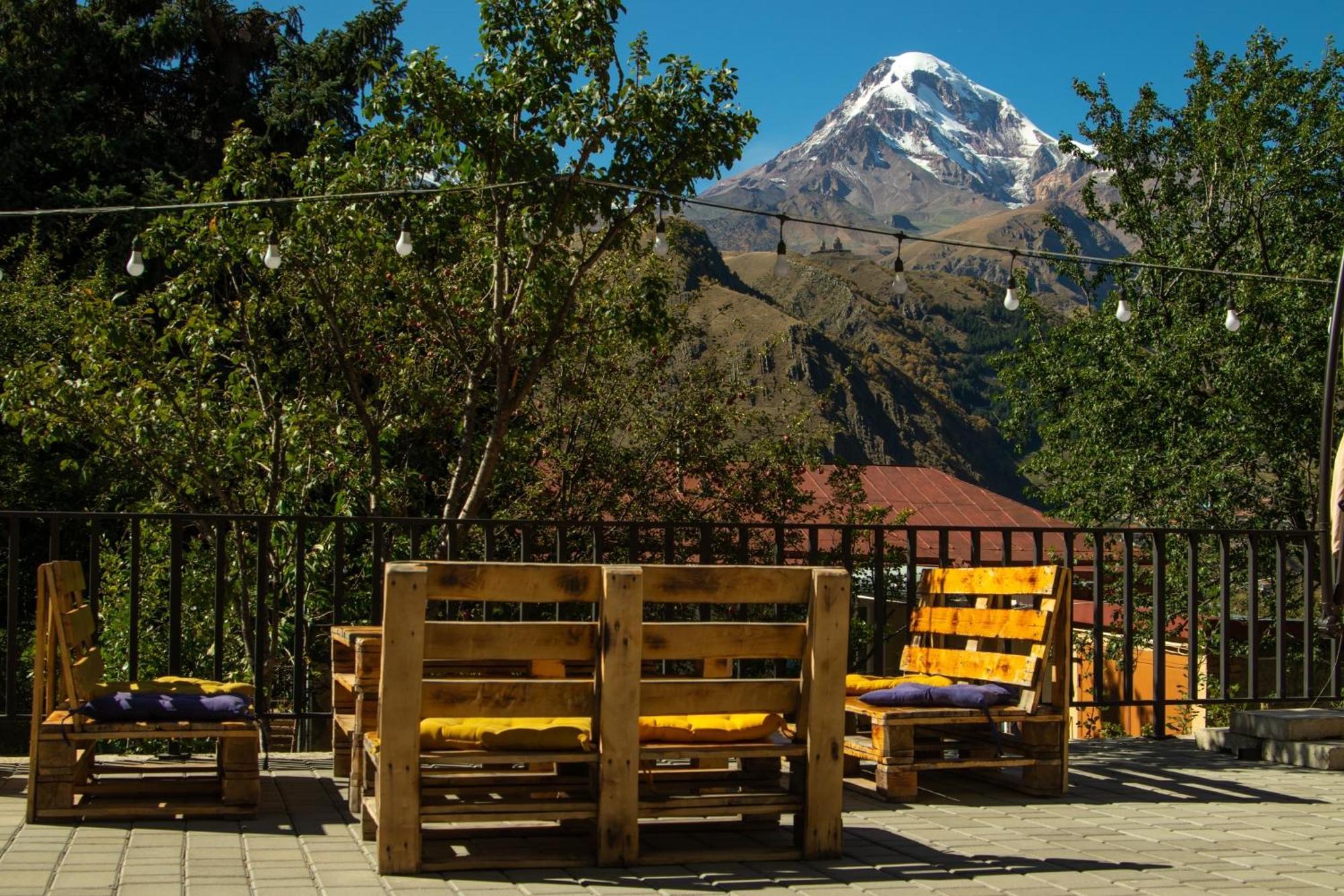 Planet Kazbegi Hotel Ngoại thất bức ảnh